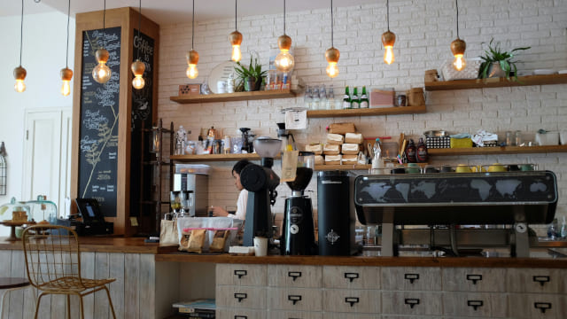 Interior de la cafetería Aroma